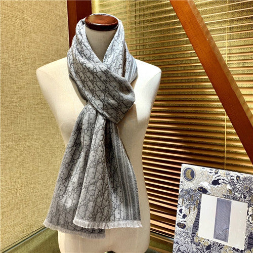 High Quality Luxury Dior Oblique Cashmere Scarf Scarves alternate view