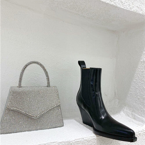 High Quality Luxury Bottega Veneta Pointed Boots – Style 82790 product detail
