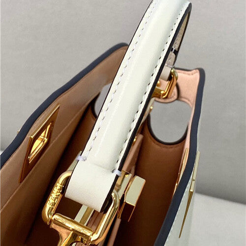 High Quality Luxury Fend Peekaboo Medium Bag product detail