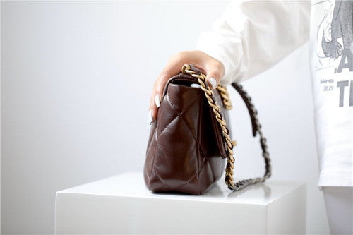 High Quality Luxury Chanel 19 Flap Bag – Style 46790 product detail