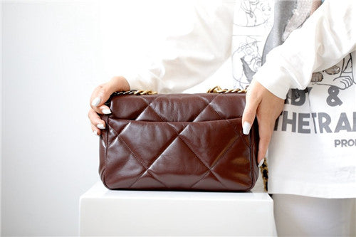 High Quality Luxury Chanel 19 Flap Bag – Style 46790 alternate view
