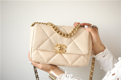 High Quality Luxury Chanel 19 Flap Bag Beige