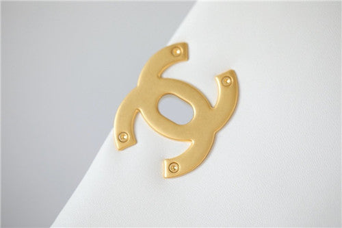 High Quality Luxury Chanel 19 Flap Bag White – Style 46815 product detail