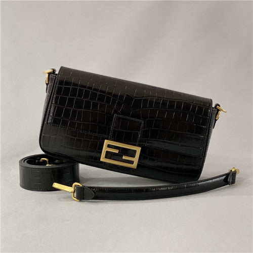 High Quality Luxury Fendi Iconic Baguette Bag alternate view
