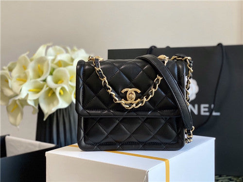 High Quality Luxury Chanel Button On Top Flap Bag alternate view