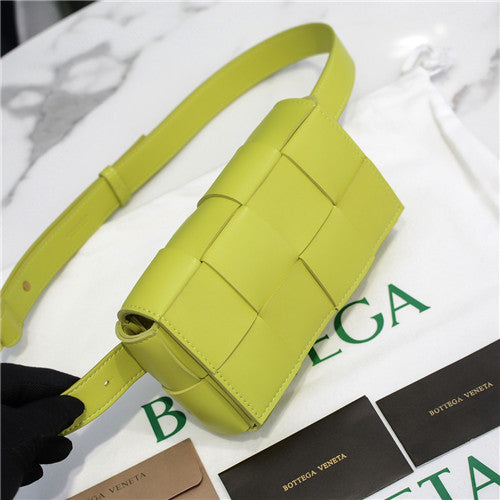 High Quality Luxury Bottega Veneta The Belt Cassette Bag alternate view