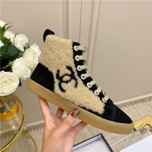 High Quality Luxury Chanel High Tops Sneakers alternate view
