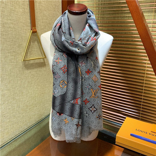 High Quality Luxury Louis Vuitton Cashmere Scarf Scarves alternate view