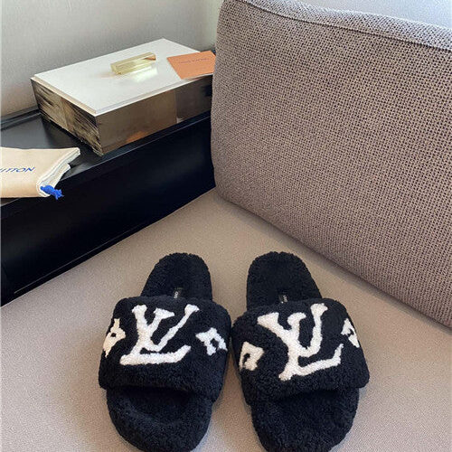 High Quality Luxury Louis Vuitton Wool Slippers – Style 08259 alternate view