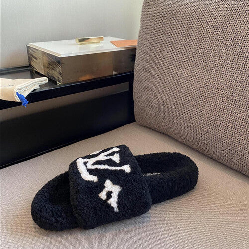 High Quality Luxury Louis Vuitton Wool Slippers – Style 08259 product detail