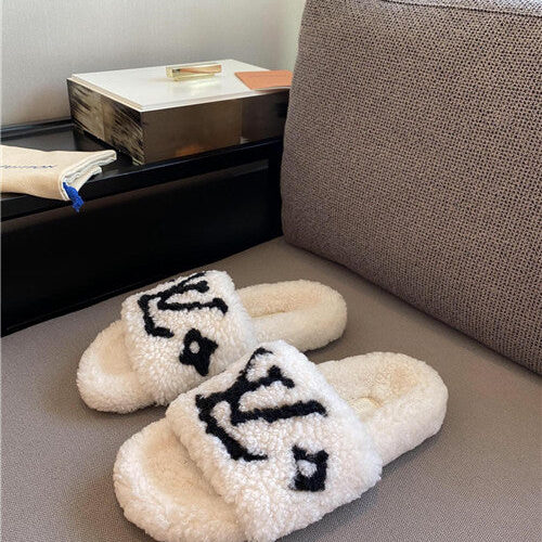 High Quality Luxury Louis Vuitton Wool Slippers – Style 65315