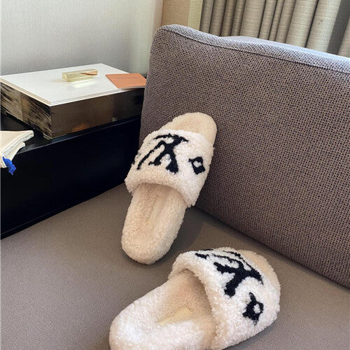 High Quality Luxury Louis Vuitton Wool Slippers – Style 65315 product detail