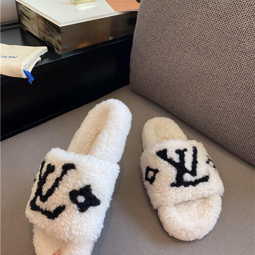 High Quality Luxury Louis Vuitton Wool Slippers – Style 65315 product detail