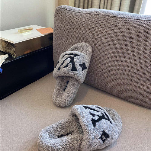 High Quality Luxury Louis Vuitton Wool Slippers – Style 32003 product detail