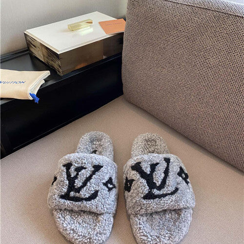 High Quality Luxury Louis Vuitton Wool Slippers – Style 32003 alternate view
