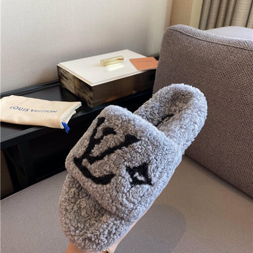 High Quality Luxury Louis Vuitton Wool Slippers – Style 32003 product detail