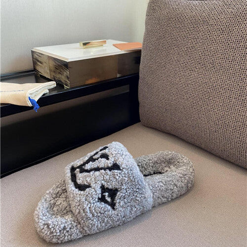 High Quality Luxury Louis Vuitton Wool Slippers – Style 32003 product detail