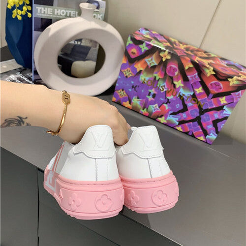 High Quality Luxury LV Time Out Sneaker – Style 15011 product detail