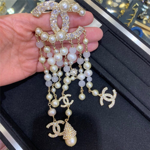 High Quality Luxury Chanel Pearl Brooch product detail