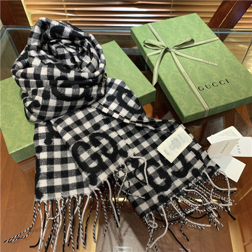 High Quality Luxury Gucci Wool Scarf – Style 26117 alternate view