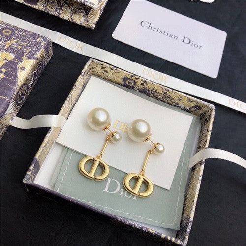 High Quality Luxury Dior Pearl Earrings – Style 50848 alternate view