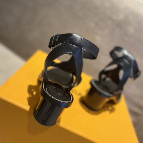 High Quality Luxury Louis Vuitton Chunky Heel Sandals – Style 29891 product detail