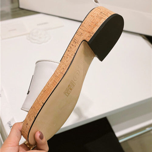 High Quality Luxury Chanel Flip Flop Sandals – Style 07590 product detail