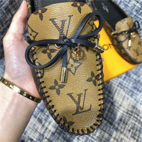 High Quality Luxury Louis Vuitton Womens Medal Beanie Shoes product detail