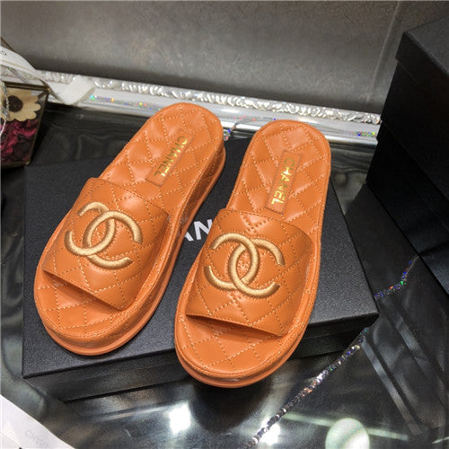 High Quality Luxury Chanel Embroidery Slippers alternate view