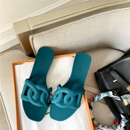 High Quality Luxury Hermes New Classic Pig Nose Chain Slippers – Style 54499 product detail