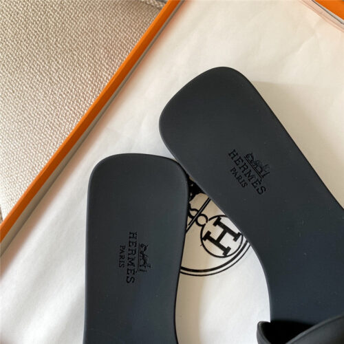 High Quality Luxury Hermes New Classic Pig Nose Chain Slippers – Style 20035 product detail