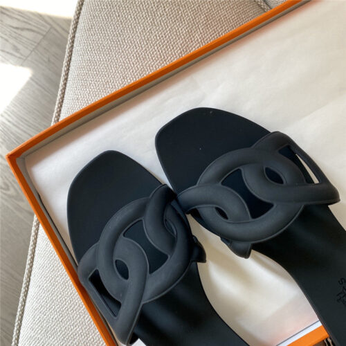High Quality Luxury Hermes New Classic Pig Nose Chain Slippers – Style 20035 product detail