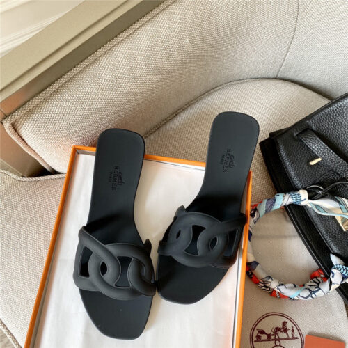 High Quality Luxury Hermes New Classic Pig Nose Chain Slippers – Style 20035 product detail