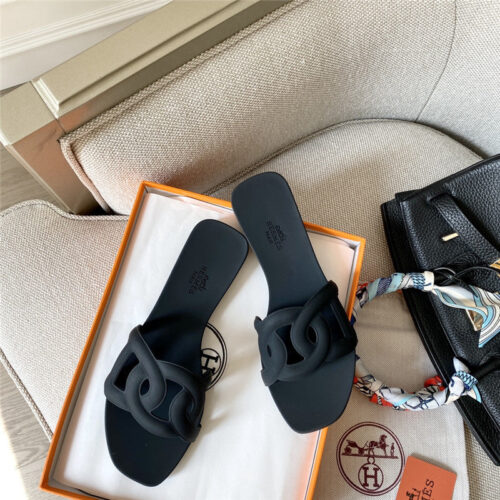 High Quality Luxury Hermes New Classic Pig Nose Chain Slippers – Style 20035 product detail