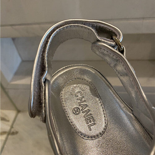 High Quality Luxury Chanel Flat Beach Shoes Sandals – Style 33702 product detail