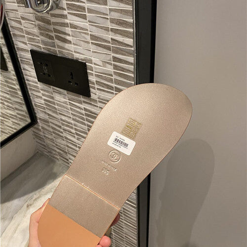 High Quality Luxury Chanel Flat Beach Shoes Sandals – Style 97542 product detail
