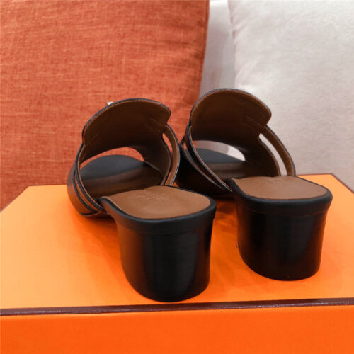 High Quality Luxury Hermes Chunky Heel Sandals – Style 36099 product detail