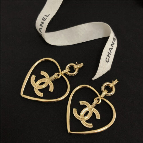 High Quality Luxury Chanel Cutout Heart Earrings product detail