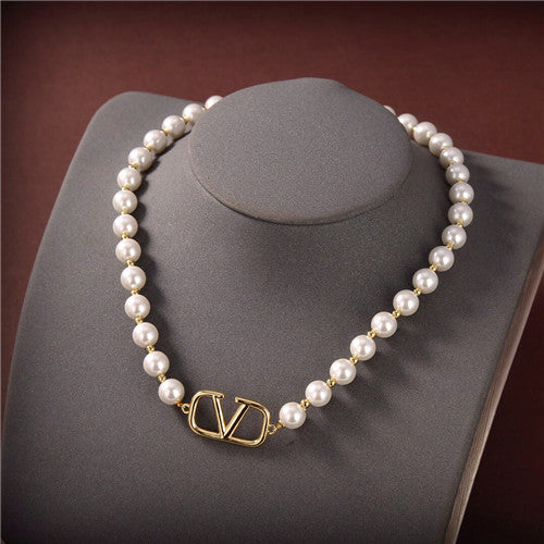 High Quality Luxury Valentino Pearl Necklace