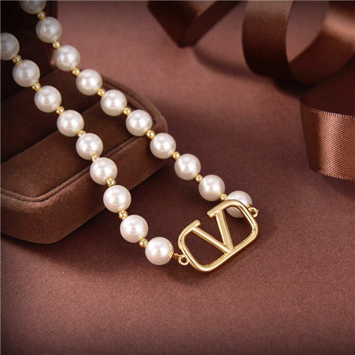 High Quality Luxury Valentino Pearl Necklace product detail
