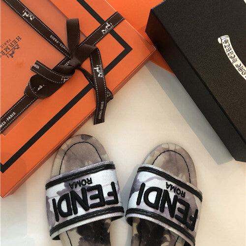 High Quality Luxury Fendi Slippers Sandals – Style 42355 product detail