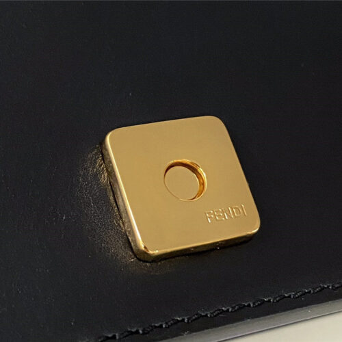 High Quality Luxury Fendi Chain Wallet product detail