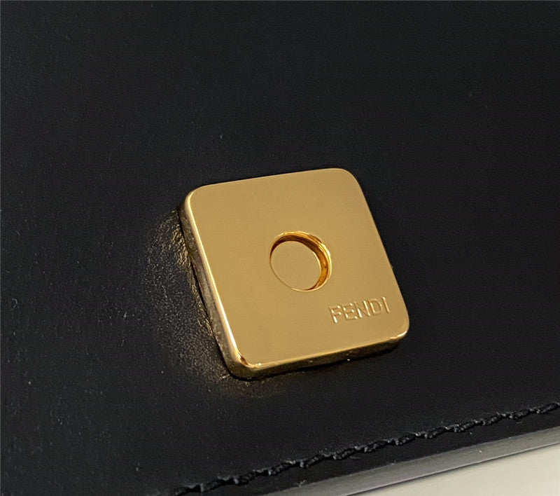 High Quality Luxury Fendi Chain Wallet product detail