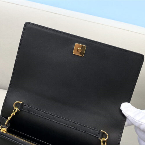 High Quality Luxury Fendi Chain Wallet product detail