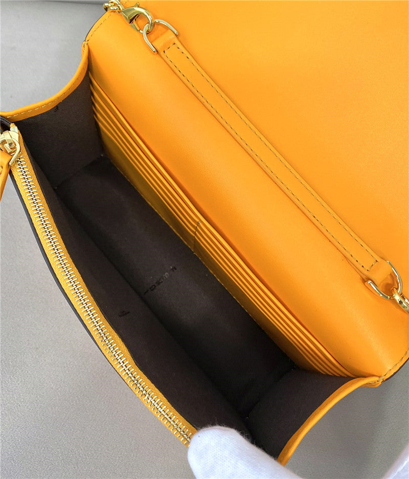 High Quality Luxury Fendi Chain Wallet – Style 32360 product detail