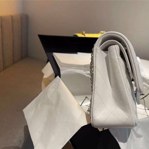 High Quality Luxury Chanel CF 25 Flip Bag White product detail