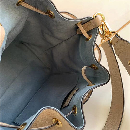 High Quality Luxury LV Lockme Bucket Bag product detail