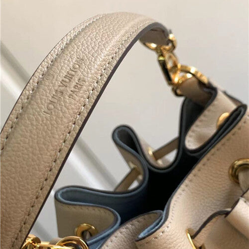 High Quality Luxury LV Lockme Bucket Bag product detail