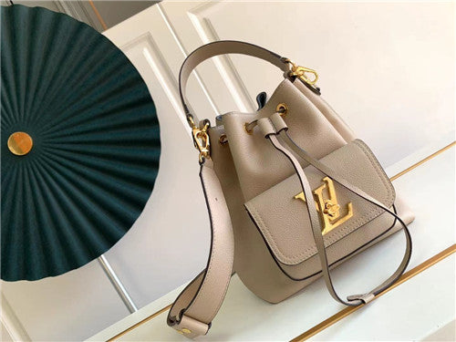 High Quality Luxury LV Lockme Bucket Bag