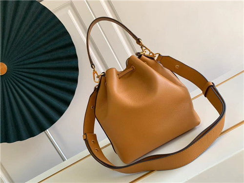 High Quality Luxury LV Lockme Bucket Bag – Style 48377 alternate view